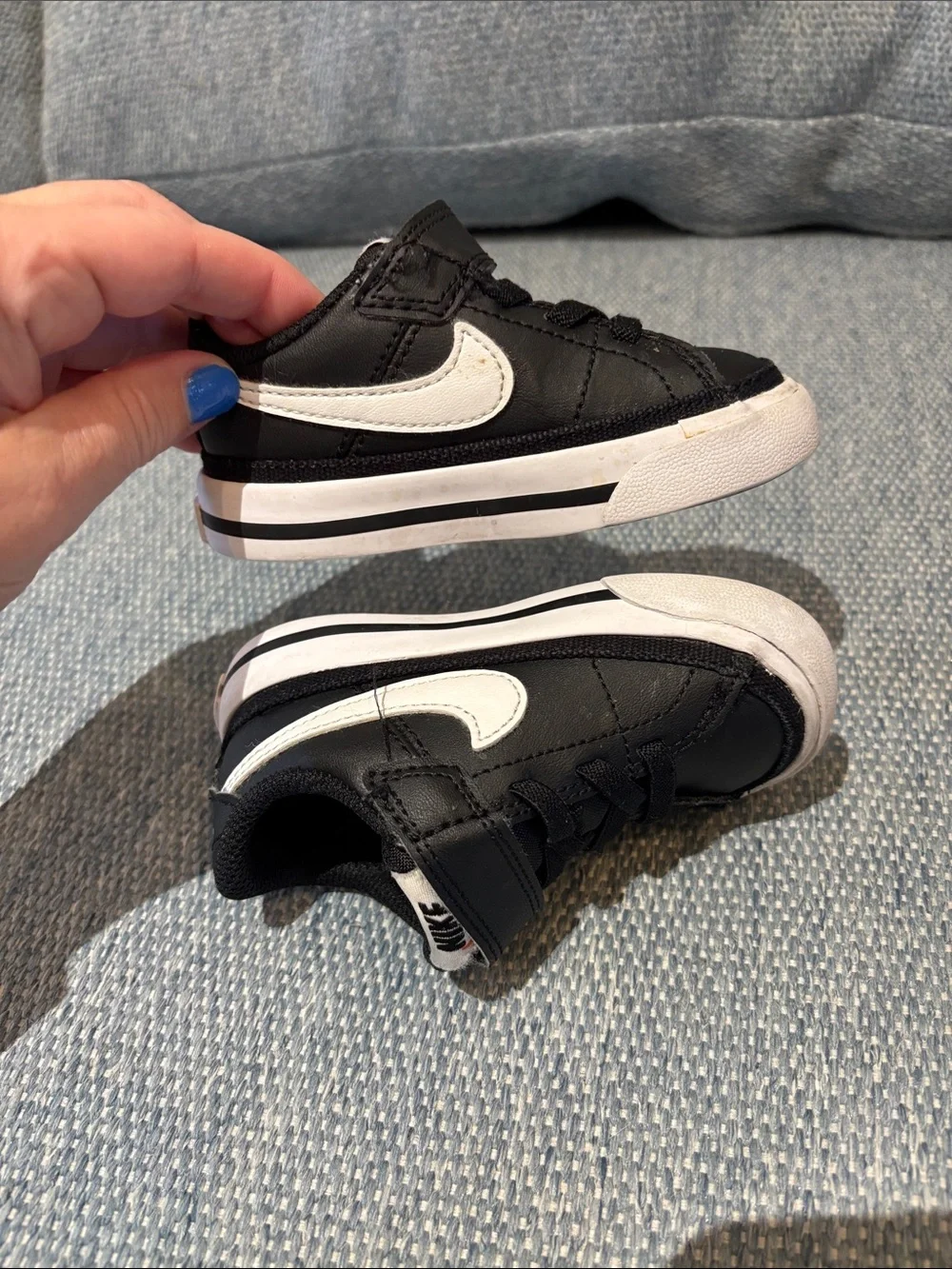 Nike court legacy leather sneakers 4.5c